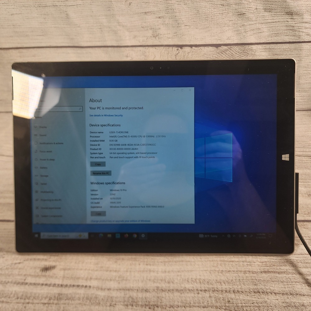 Microsoft Surface Pro 3 1631 i5-4300U 1.9GHz 8GB RAM 256GB SSD Windows 10 Pro
